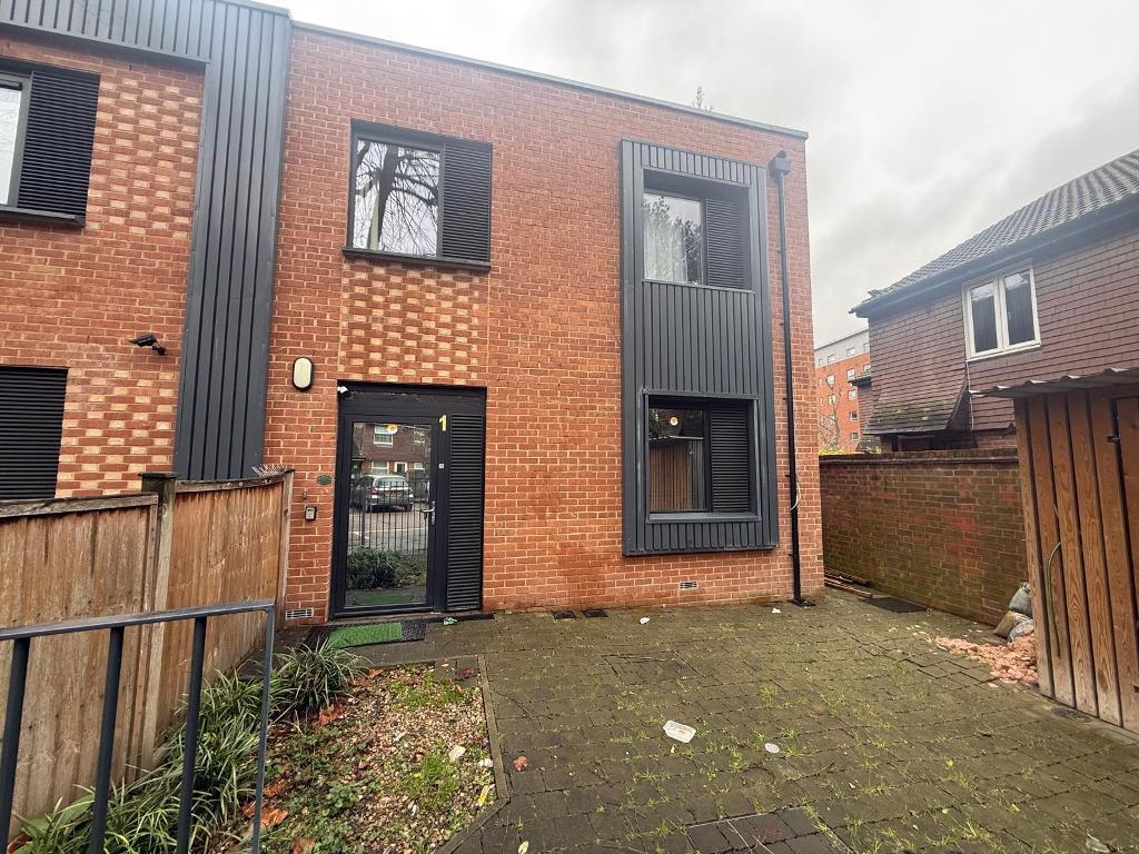 130 Rotherhithe New Road, London, SE16 2AP